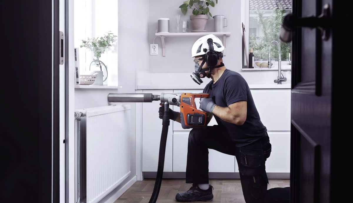 Dry core drilling for MEP installations: PPE always required