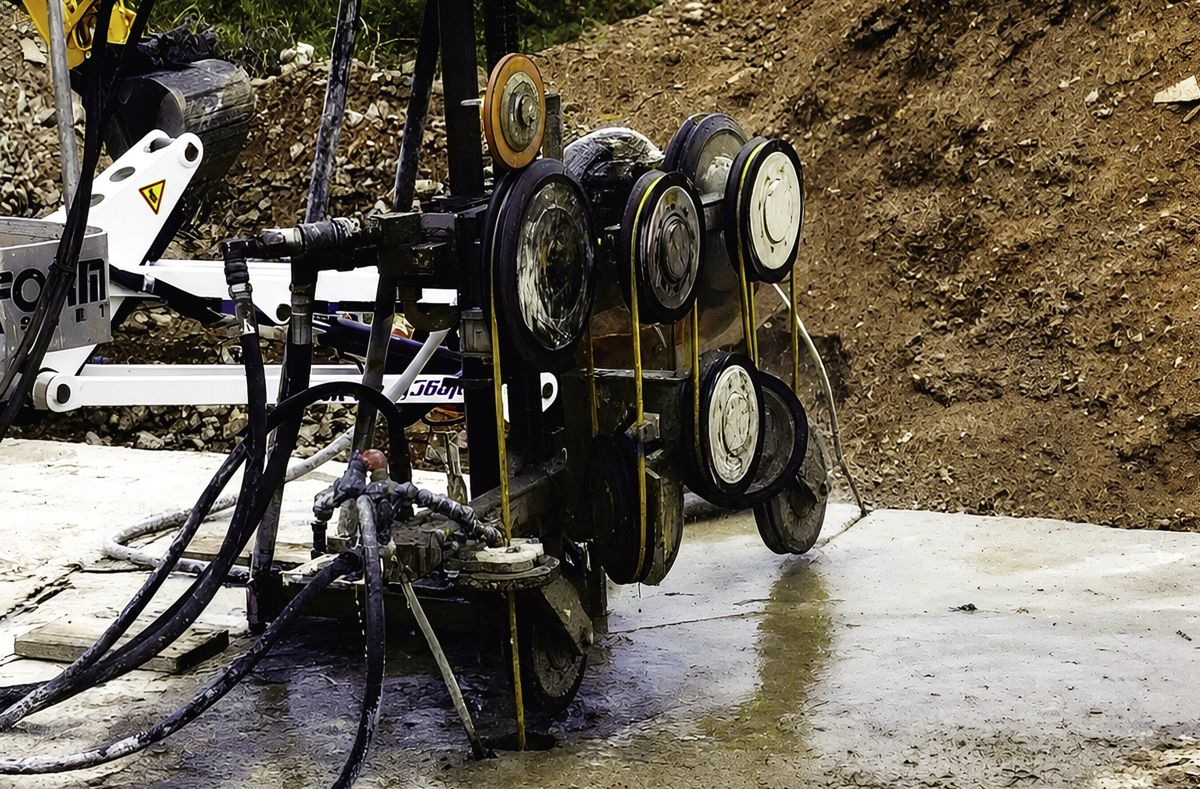 Diamond wire cutting on a concrete slab: managing the operational space is an integral part of the job