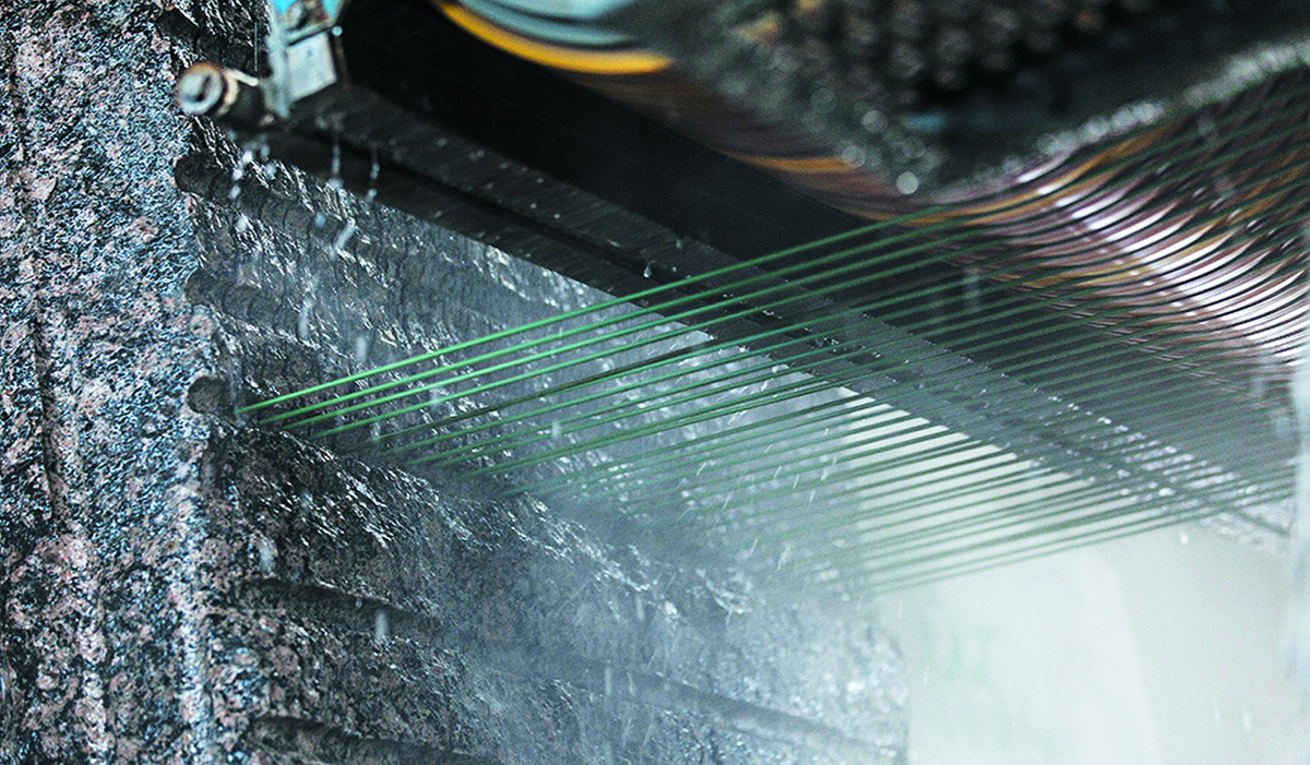 Taglio industriale della pietra con tecnologia multifilo